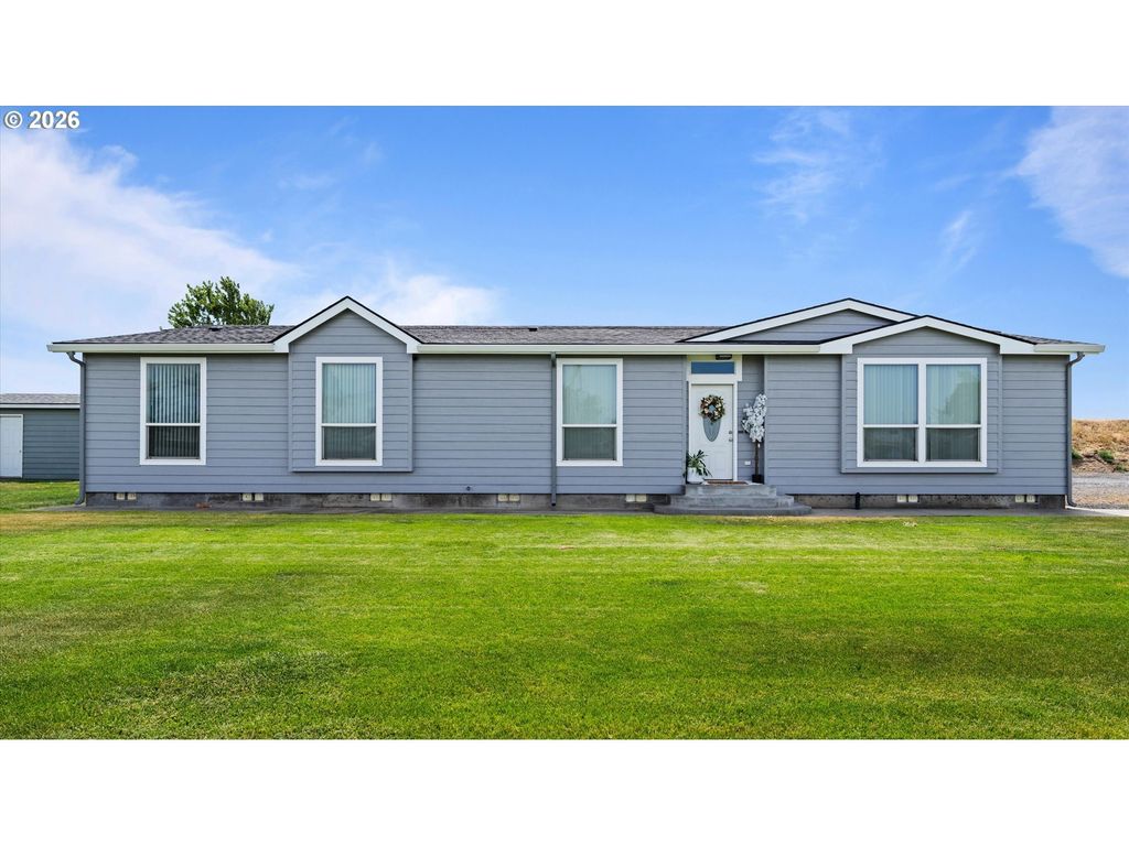 32374 E Loop Rd, Hermiston