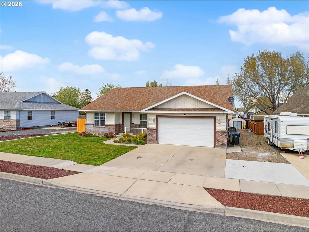 880 F St, Baker City