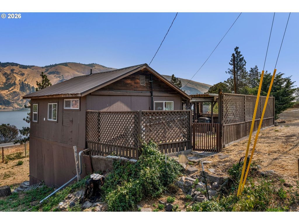 5669 Highway 30w, The Dalles