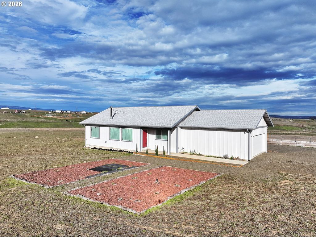 15 Levin Ln, Goldendale