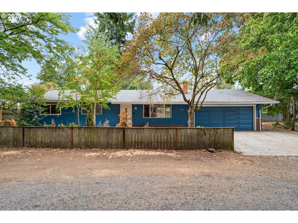 12661 Se Center St, Portland
