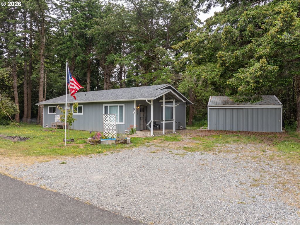 42737 Ellmor Ln, Port Orford