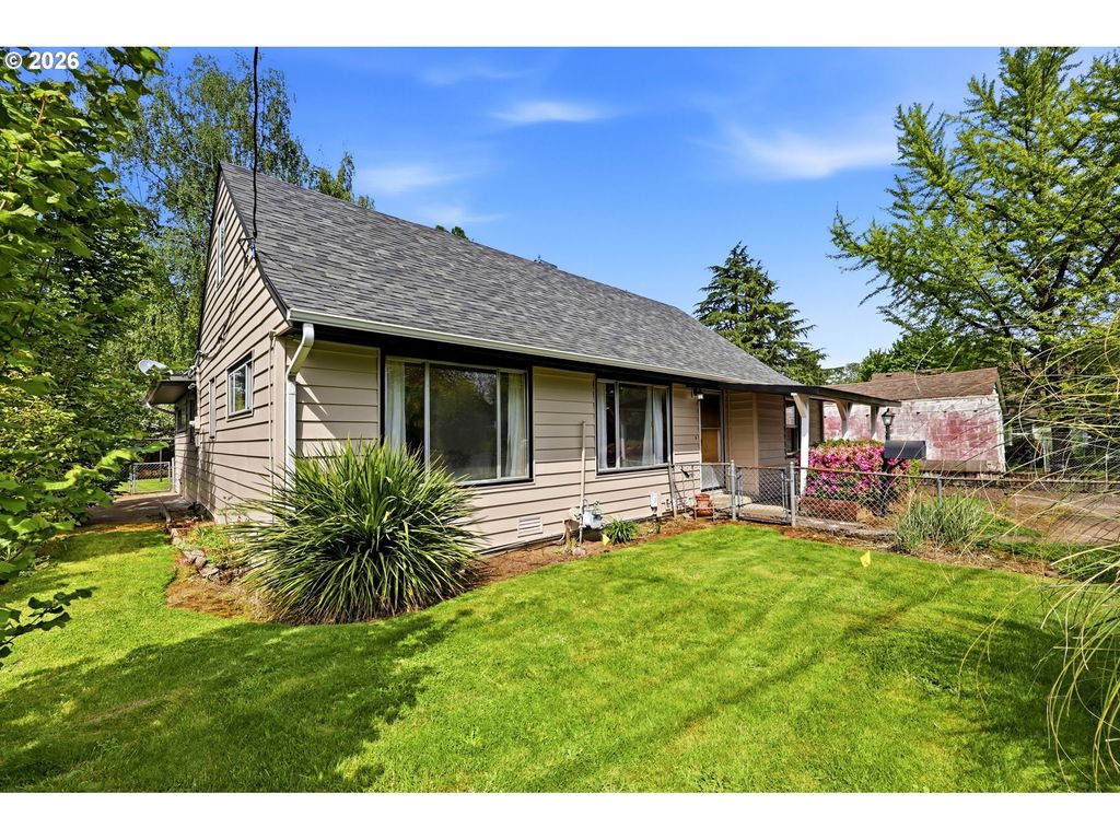 7131 Ne Roselawn St, Portland