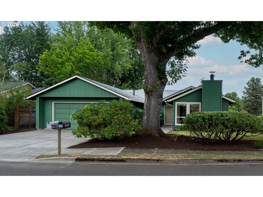 1900 N Cedar St, Newberg
