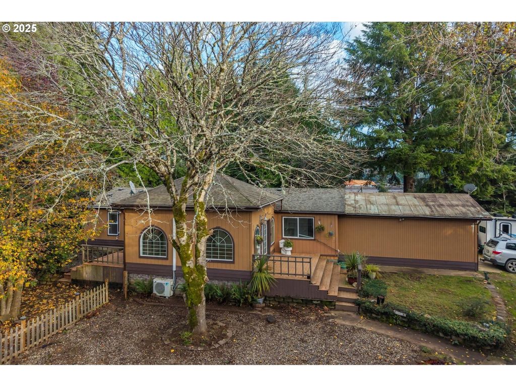 93356 Oakway Rd, Coos Bay