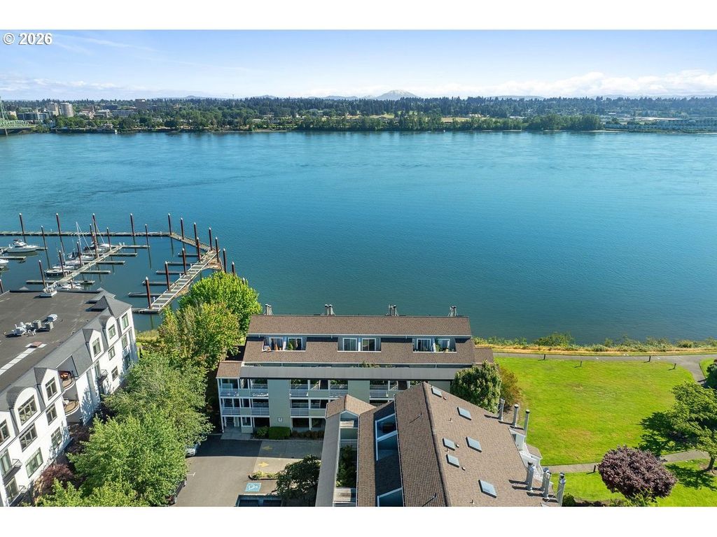 303 N Hayden Bay Dr, Portland