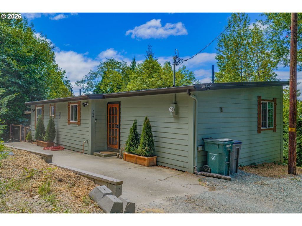 204 S Irving St, Coquille