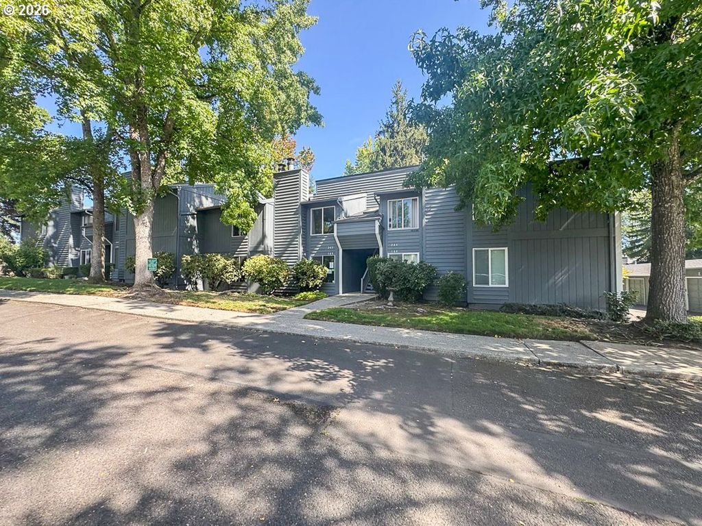 650 Sw Meadow Dr, Beaverton