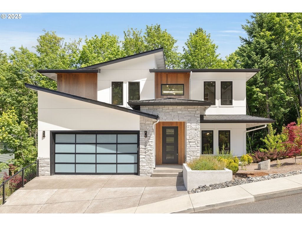 2475 Nw Birkendene St, Portland