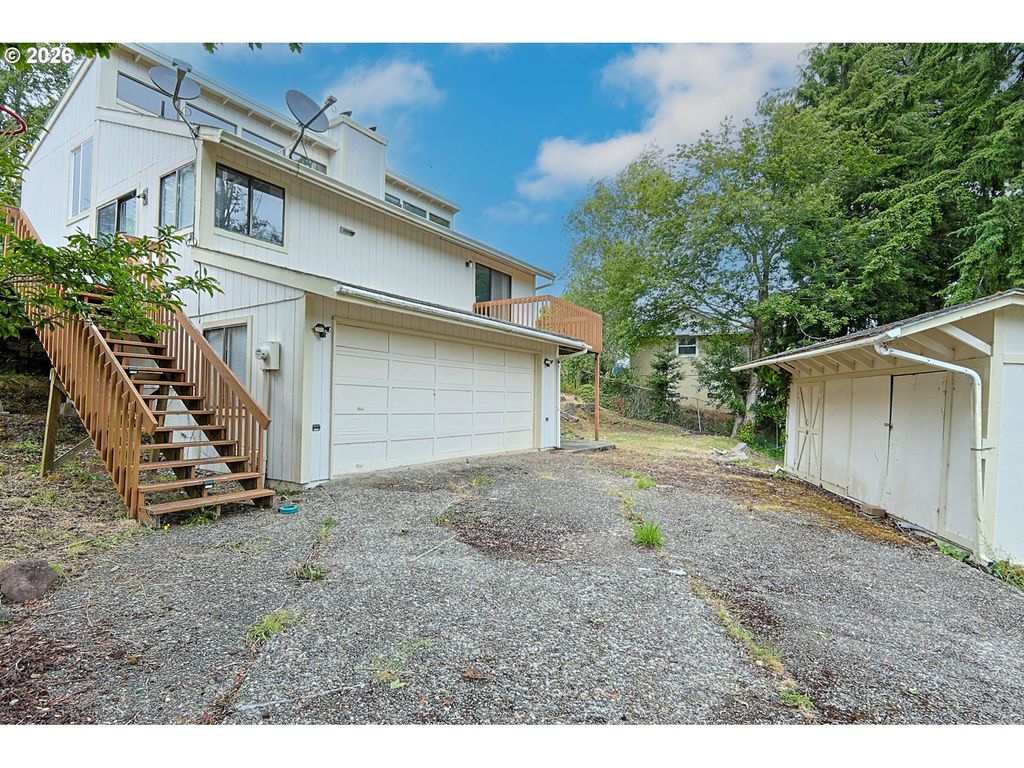 1511 Ranch Rd, Reedsport
