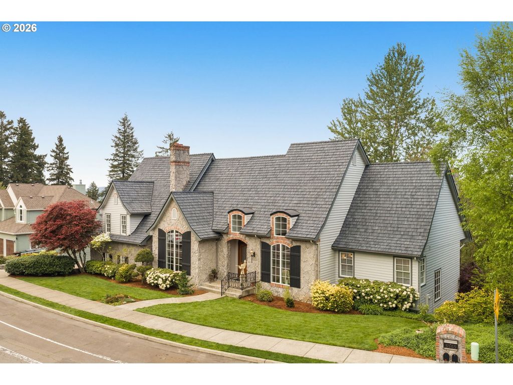 5565 Summit St, West Linn