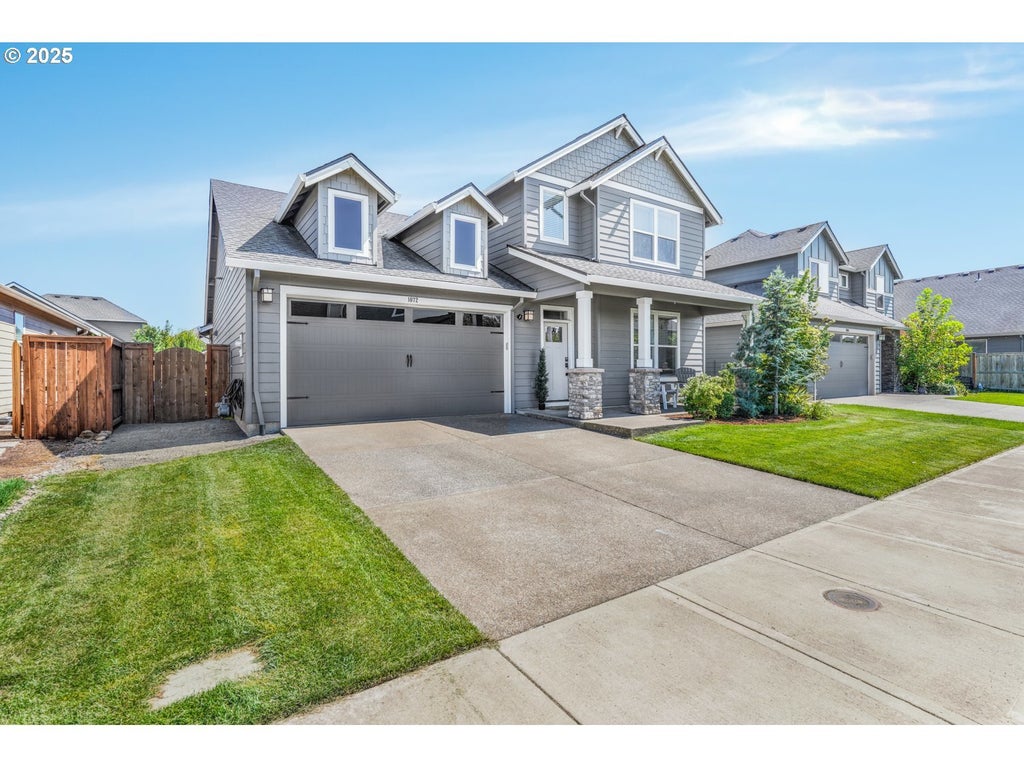 1072 S Walnut St, Canby