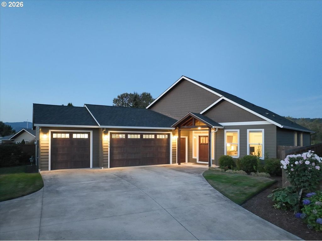 450 Lilac Ln, Woodland