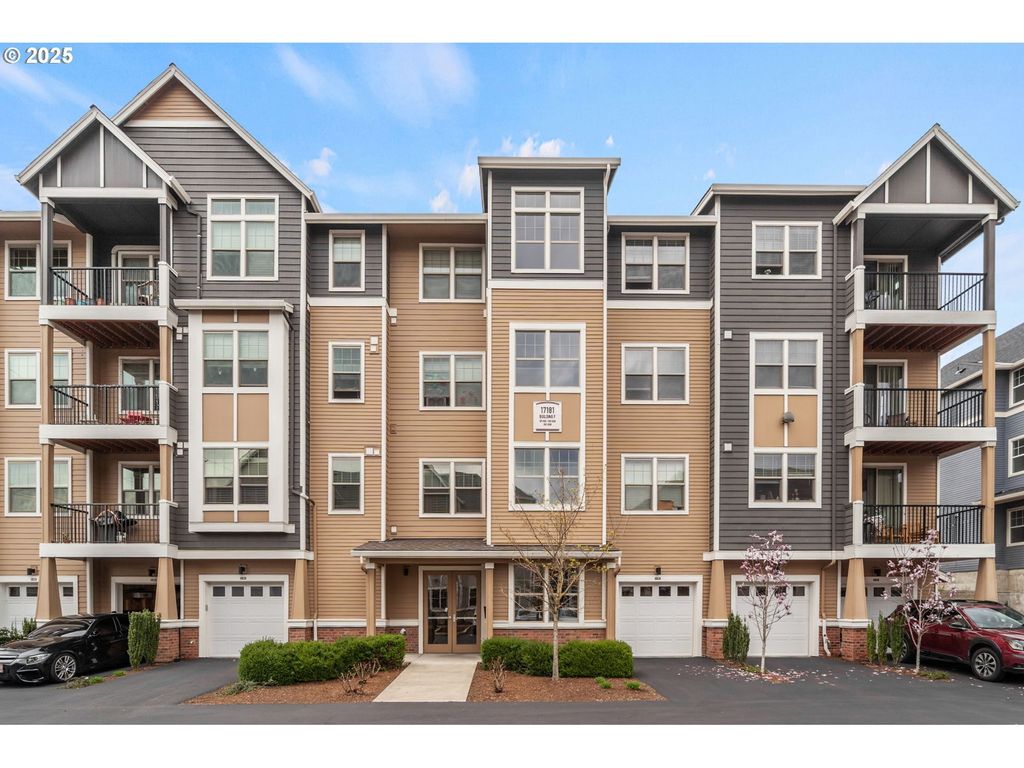 17181 Sw Snowdale St #204, Beaverton