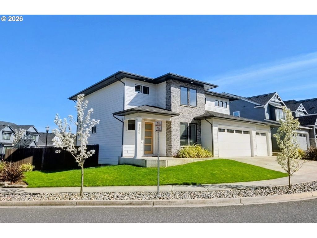 1300 S 41st Pl, Ridgefield