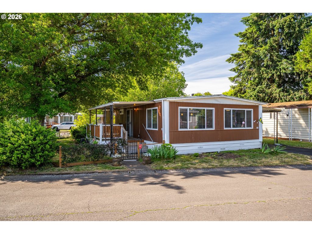 1475 Green Acres Rd 95, Eugene