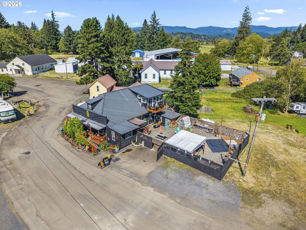 8 Fairgrounds Rd, Skamokawa