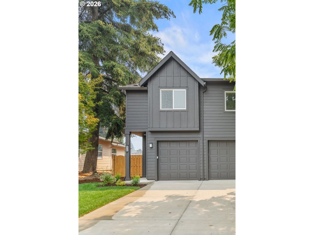 14146 Holcomb Blvd, Oregon City
