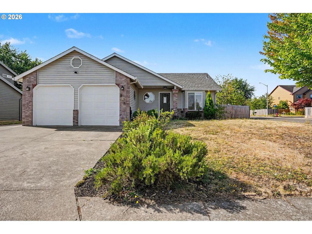221 W Lincoln St, Carlton