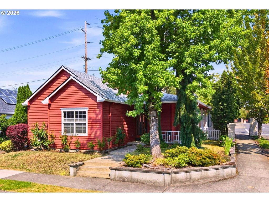 1012 Ne Multnomah Dr, Fairview