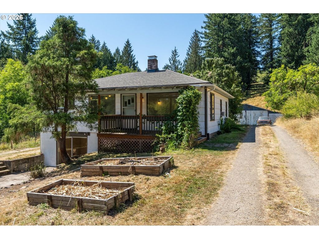 205 N Maple Hill Rd, Kelso