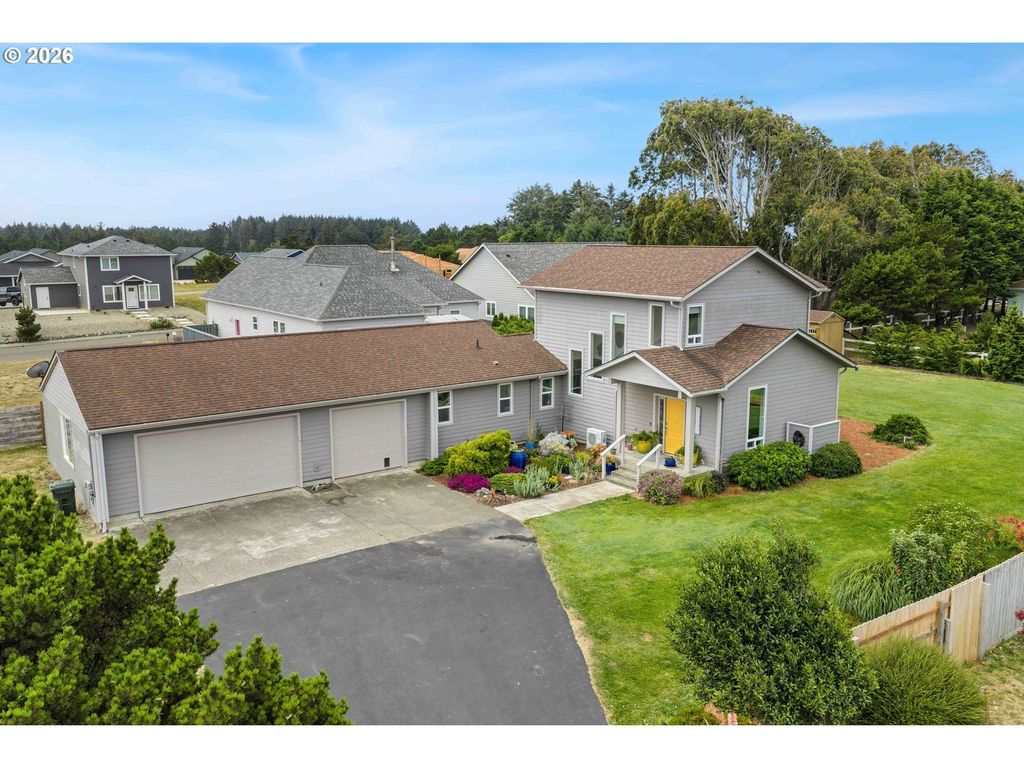 3883 Natalie Way, Bandon
