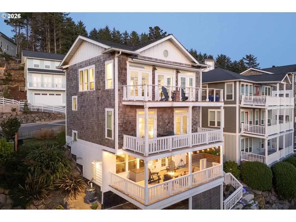 2533 Sw Coral Ave, Lincoln City