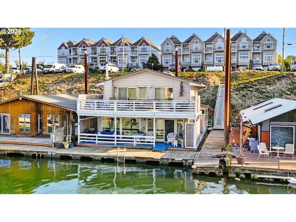 535 Ne Bridgeton Rd 2, Portland