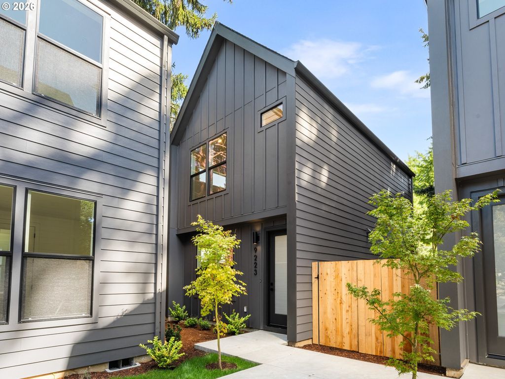 9223 N Seneca St, Portland