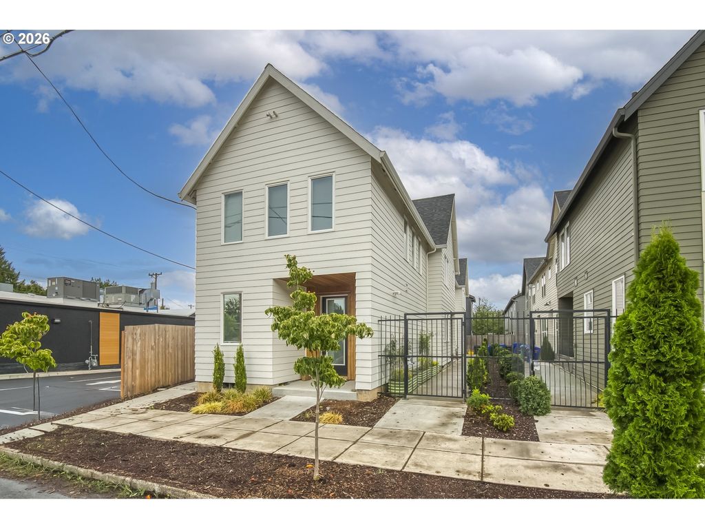 7474 N Oswego Ave 4, Portland