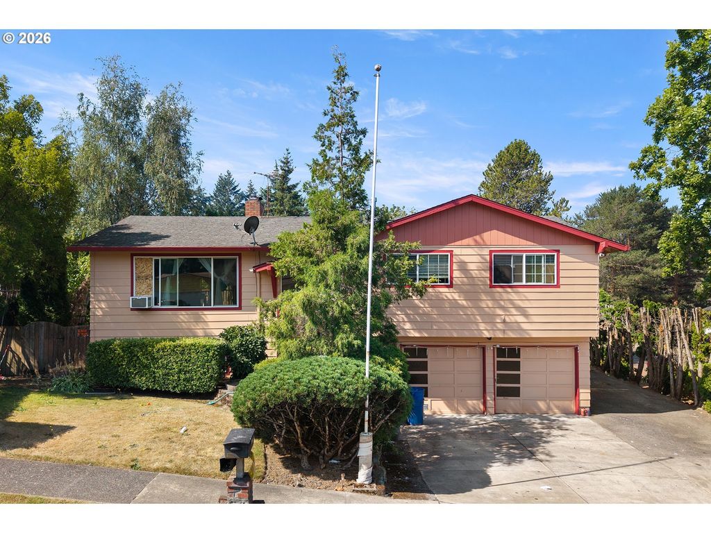 586 Sw 6th St, Gresham