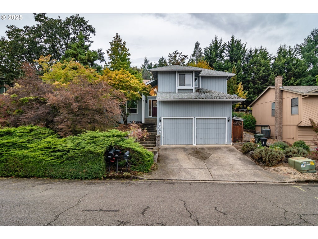 1006 Woodwillow Dr, Roseburg