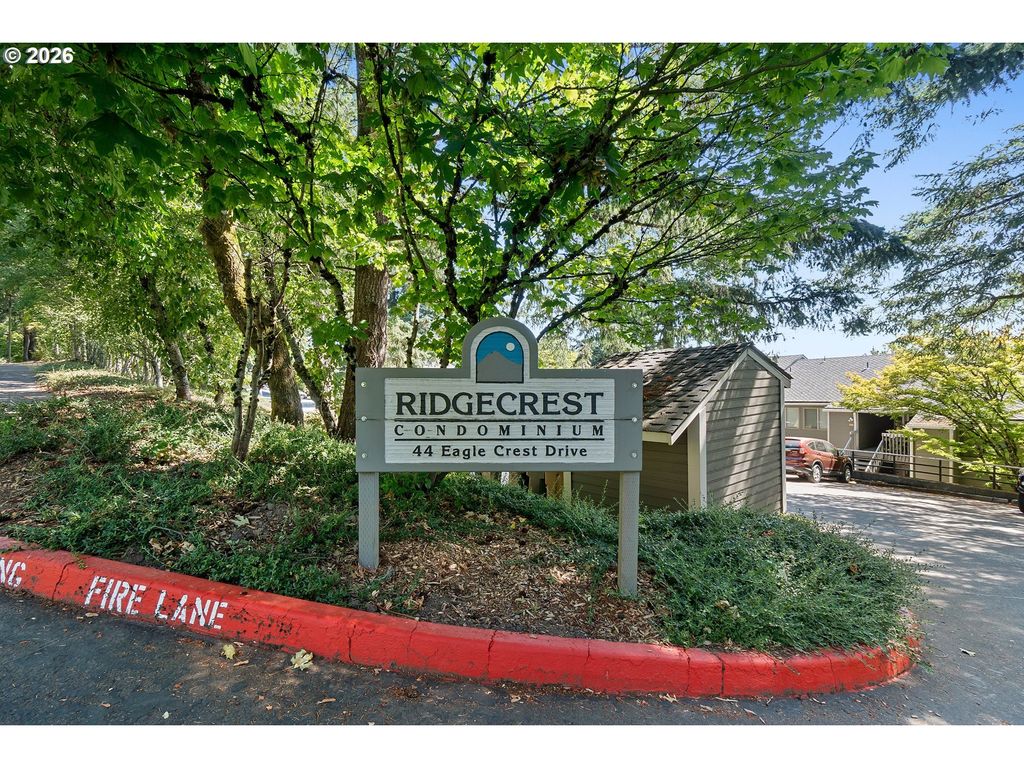 44 Eagle Crest Dr 19, Lake Oswego