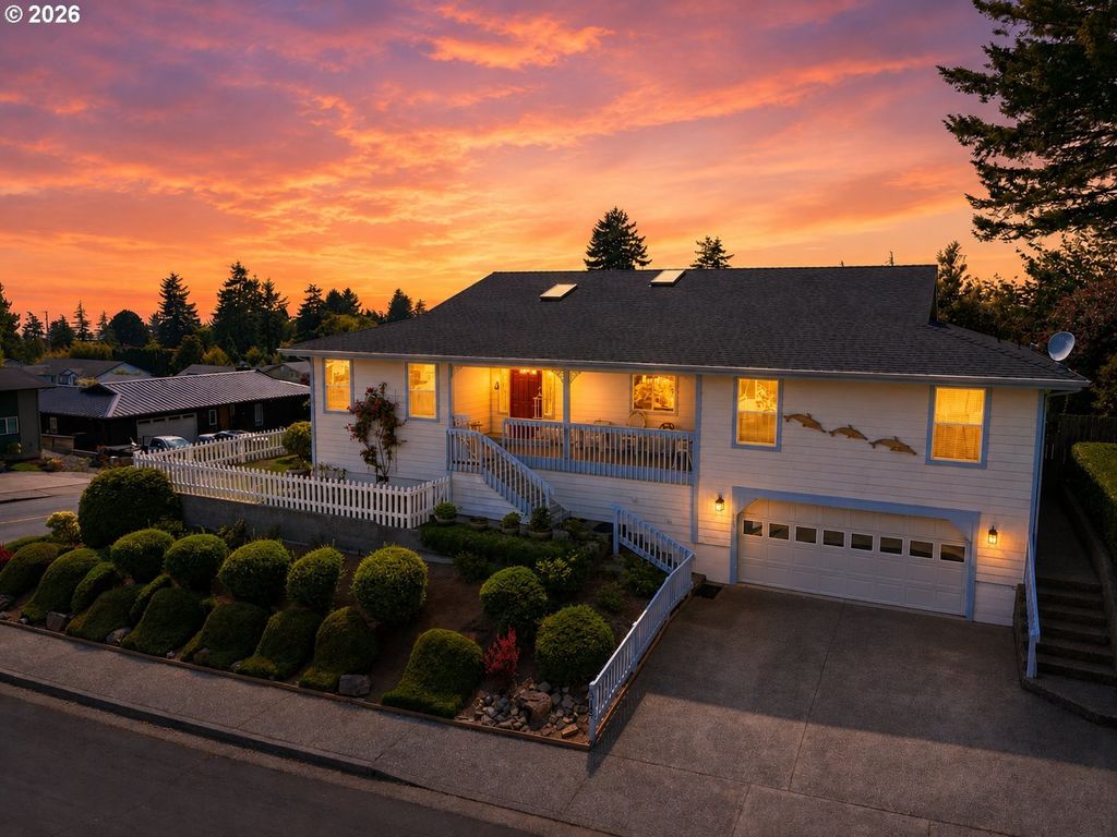 815 Crestwood Pl, Brookings