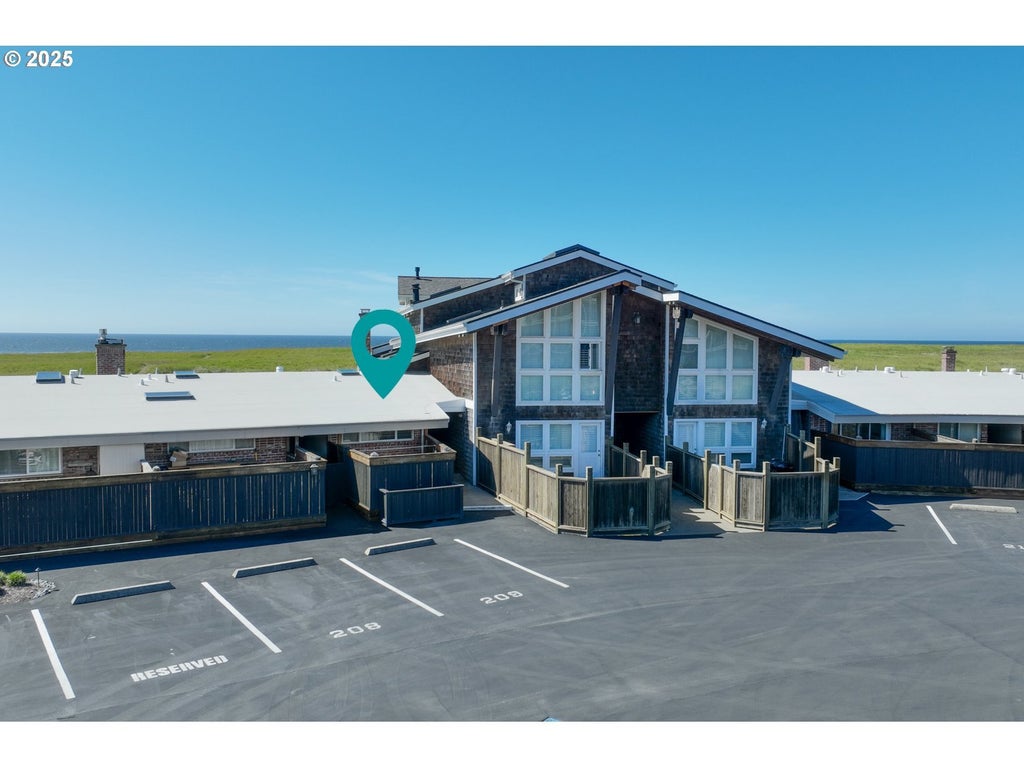 101 13th St 209, Gearhart