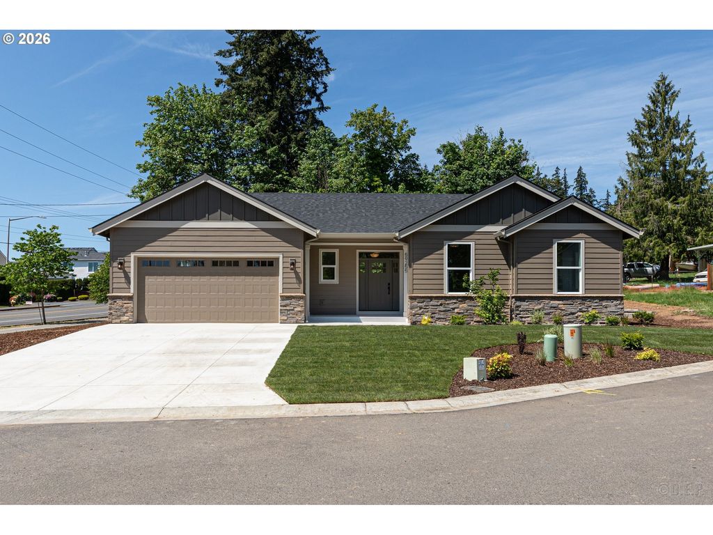 59255 Lucy Ln, St. Helens
