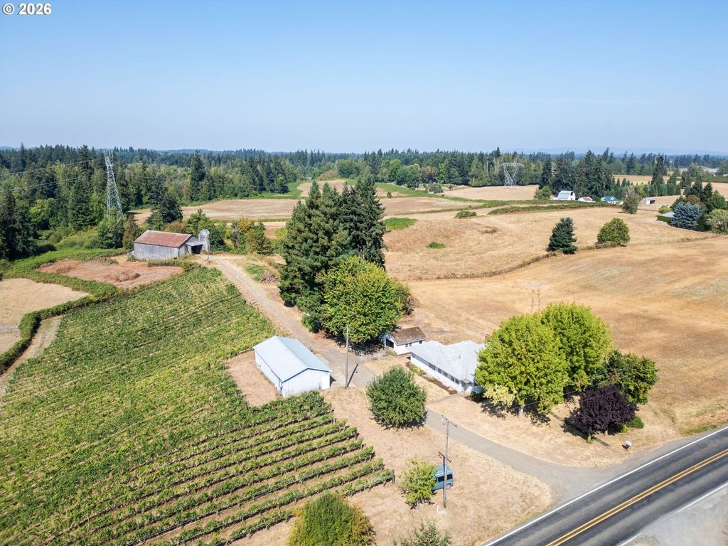 31183 S Barlow Rd, Hubbard