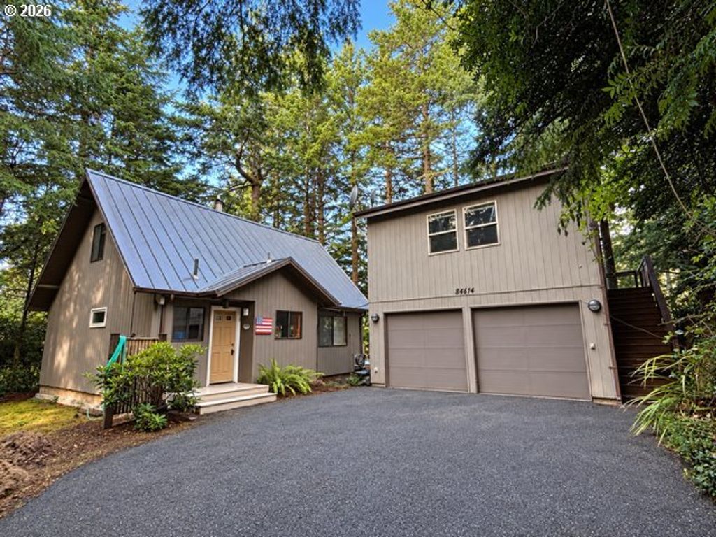 84614 East Lake Dr, Florence