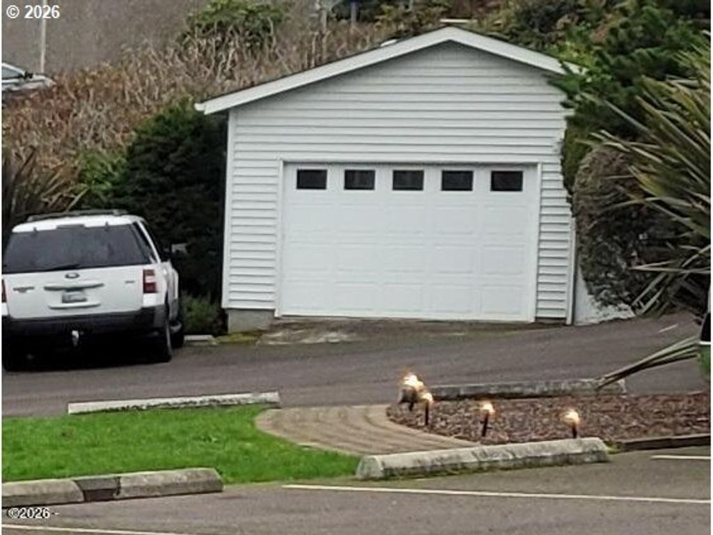 4239 Sw Highway 101, Lincoln City