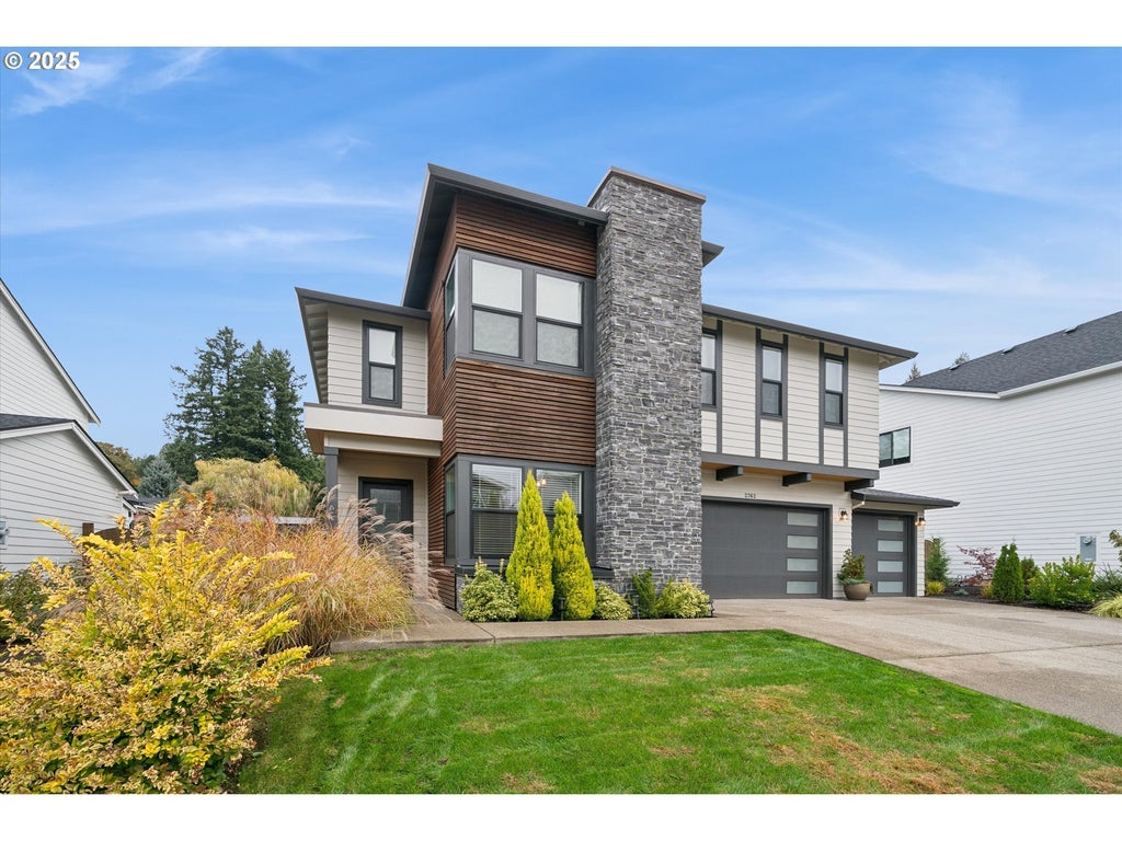 2762 Dahlia Dr, West Linn