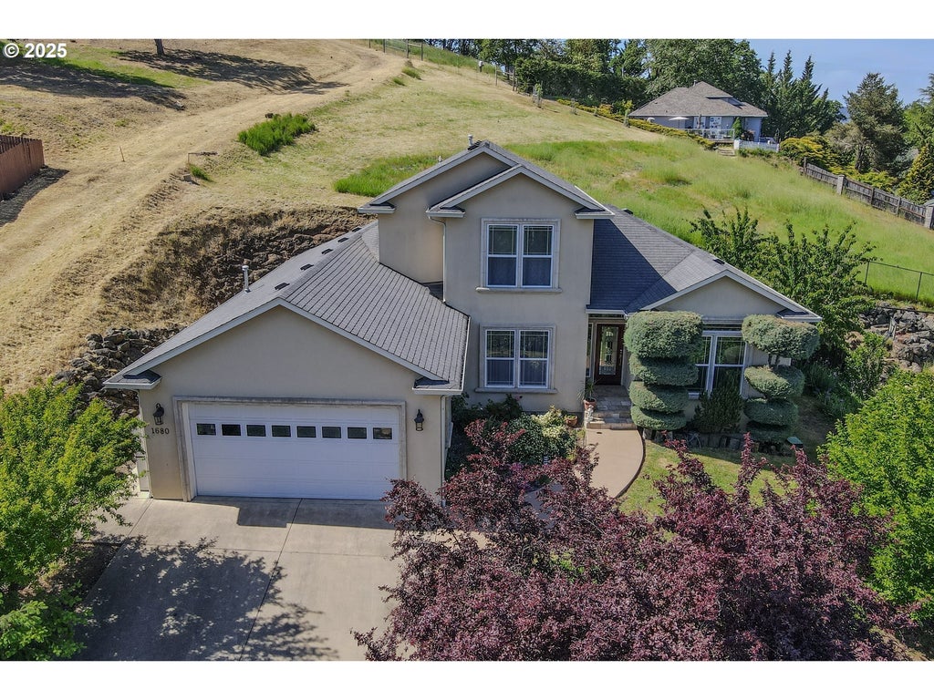 1680 Nw Avery St, Roseburg