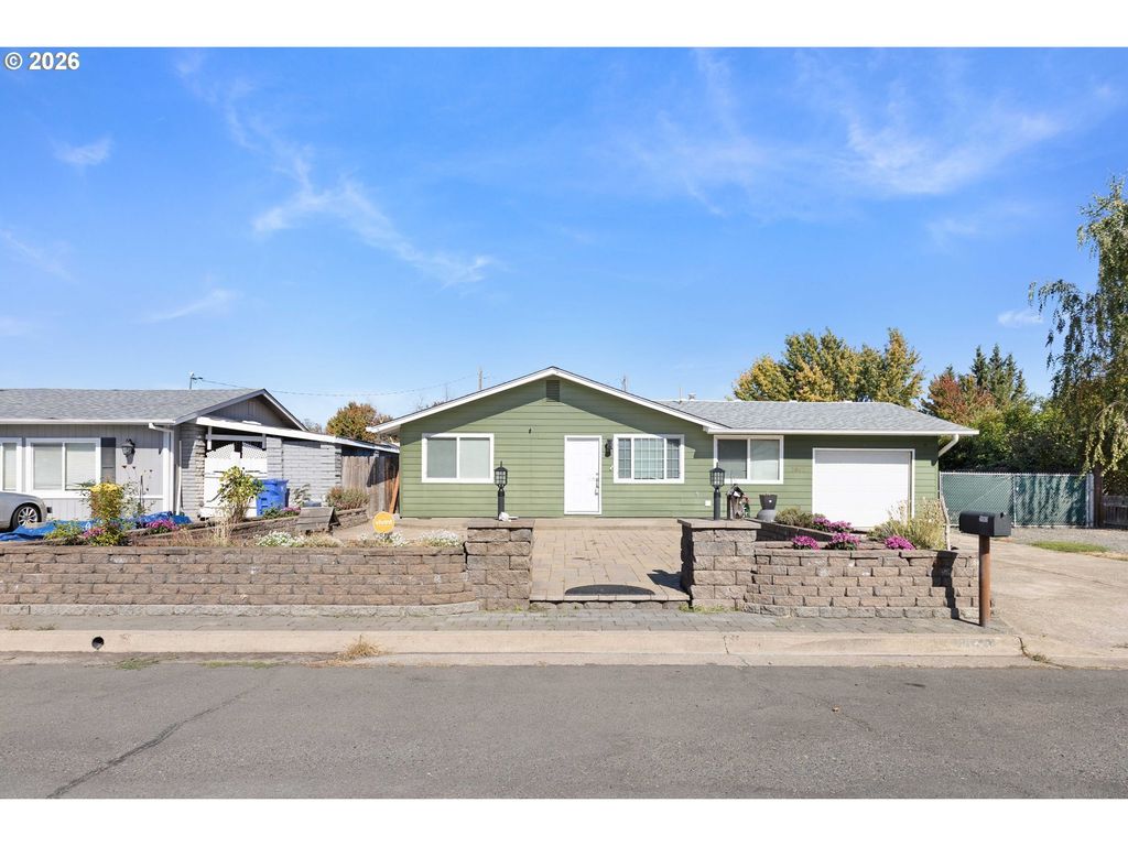 2082 Bel Air Ct, Roseburg