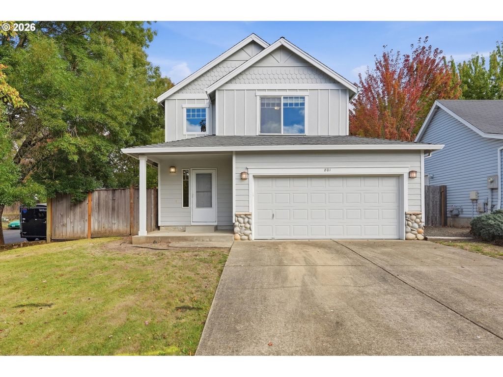 801 E Hilltop Dr, Newberg