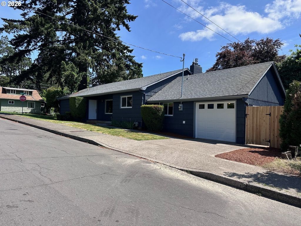 3030 Doughton St S, Salem
