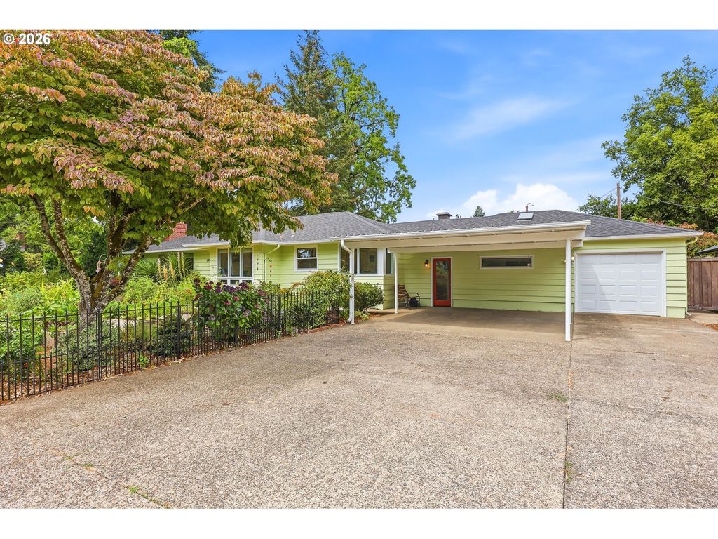 595 Dartmoor Dr, Eugene