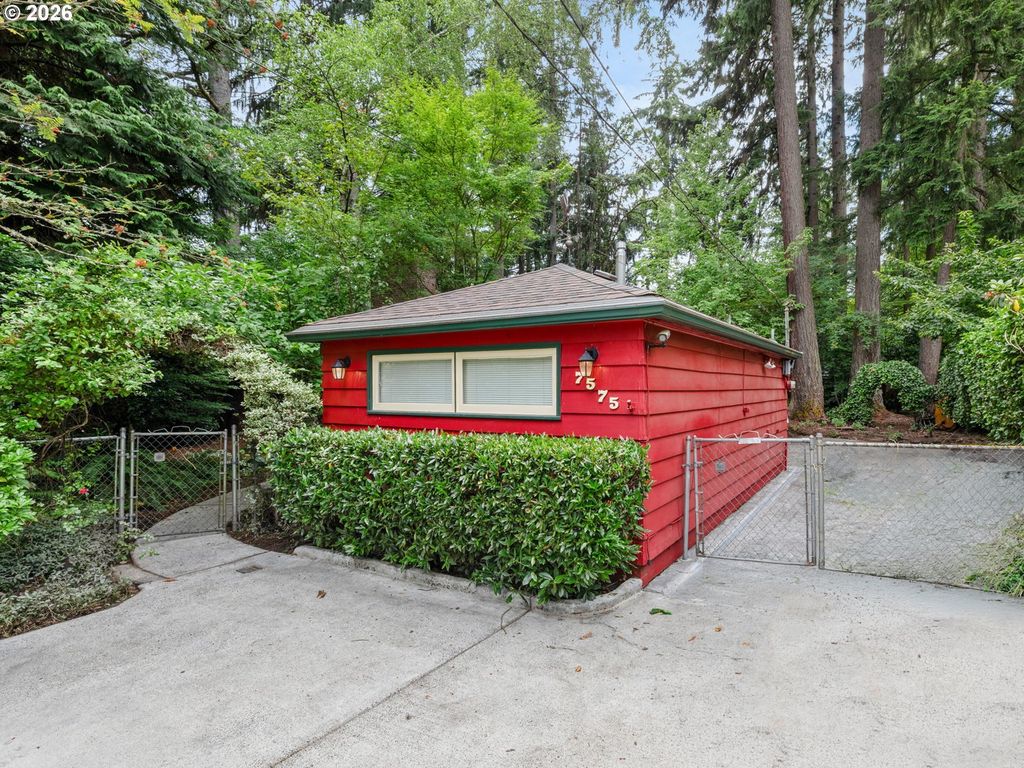 7575 Sw Greenwood Dr, Portland