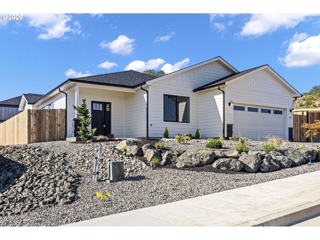 941 Sand Pines Ave, Sutherlin