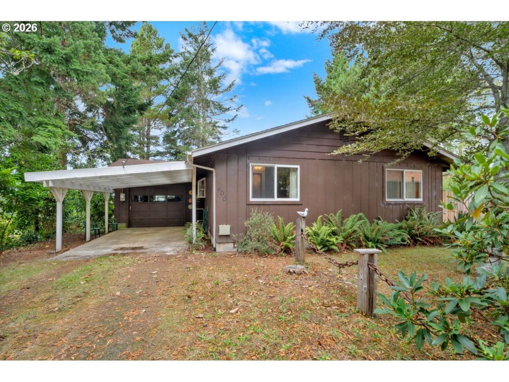 600 Queens Ct, Lakeside