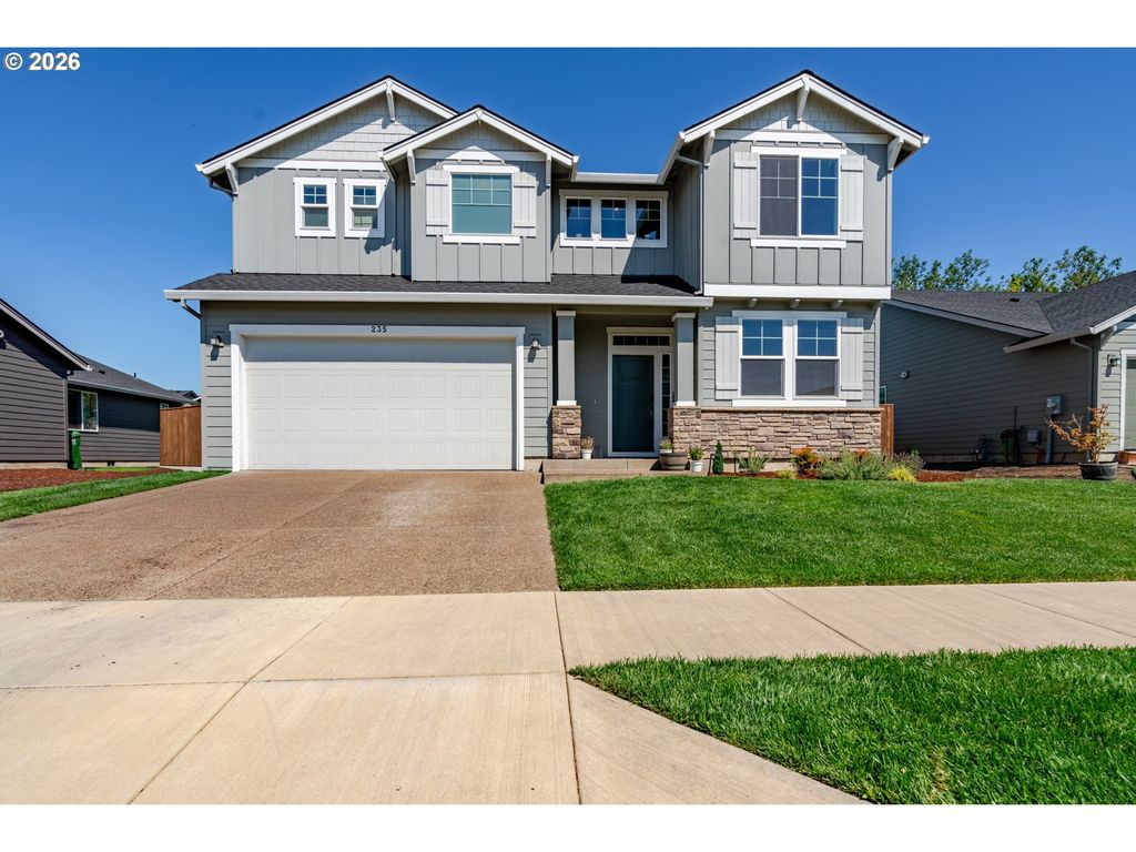 235 Walnut St, Mt. Angel