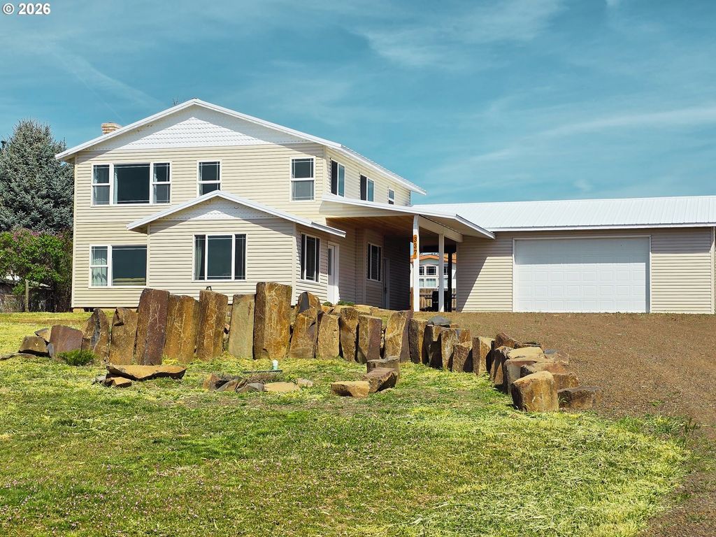 337 S County Rd, Wamic